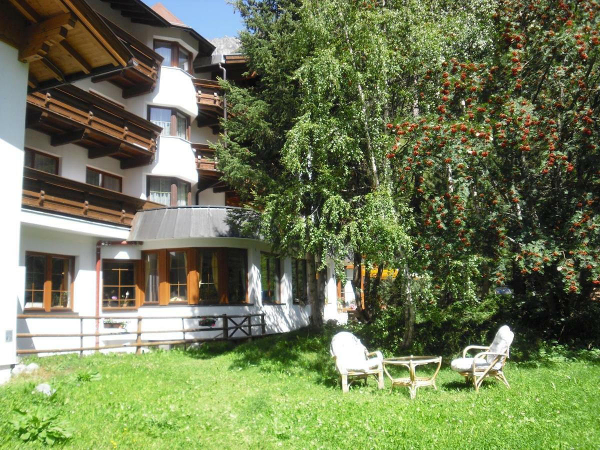 Hotel Gletscherblick Санкт Леонард им Пицтал Екстериор снимка