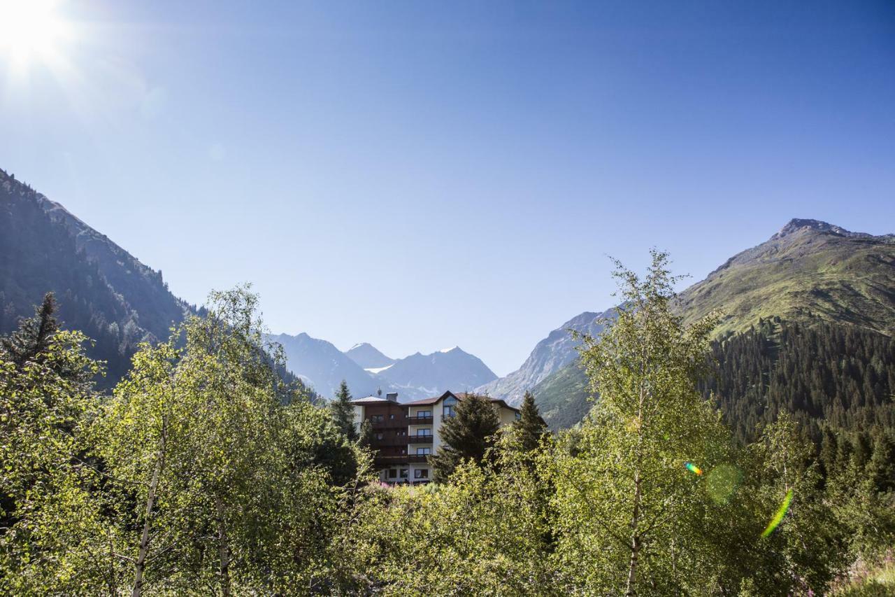 Hotel Gletscherblick Санкт Леонард им Пицтал Екстериор снимка